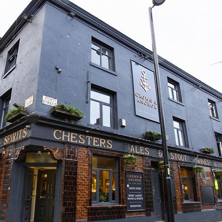The Crown & Anchor Hotel Манчестър Екстериор снимка